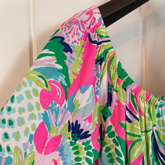 Lilly Pulitzer Romper Size Medium Green Blue Pink and White Floral Pattern - Picture 4 of 11